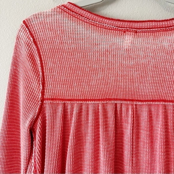 Free People We the Free Kai Burnout Thermal Henley High Low Top Red Size XS - Picture 5 of 12
